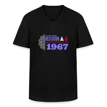 Zeitlose Vibes seit 1967 - 58 Jahre jung - Männer-T-Shirt mit V-Ausschnitt - Schwarz - Vorne - AI Model Male 178 dark (178cm)