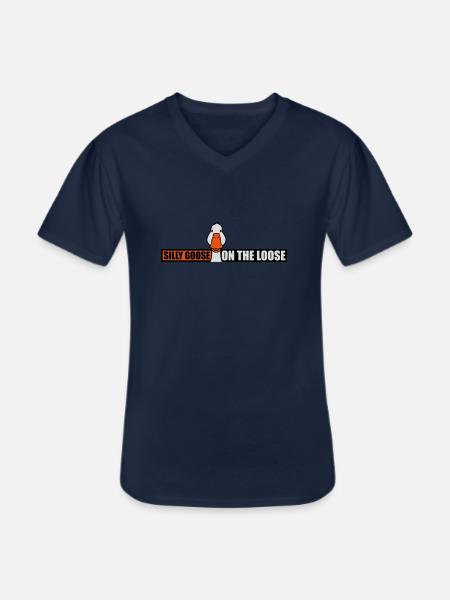 goose on the loose - Men's V-Neck T-Shirt - navy