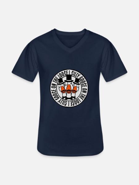 goose on the loose - Men's V-Neck T-Shirt - navy