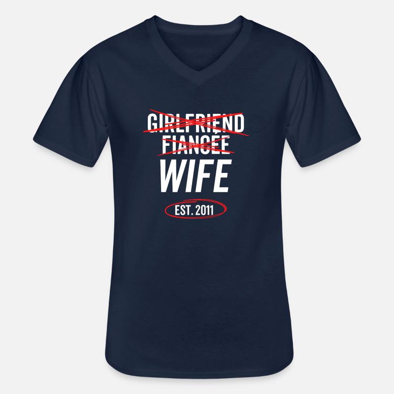Freundin Verlobte Ehefrau Est 2011 - Männer-T-Shirt mit V-Ausschnitt - Navy