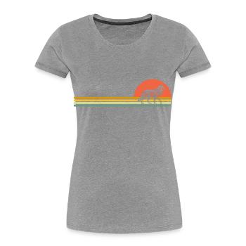 Retro Wolf Vintage Predator She-Wolf Forest Animal Wolves - Women's Premium Organic T-Shirt -  - Front - Mia (176cm)