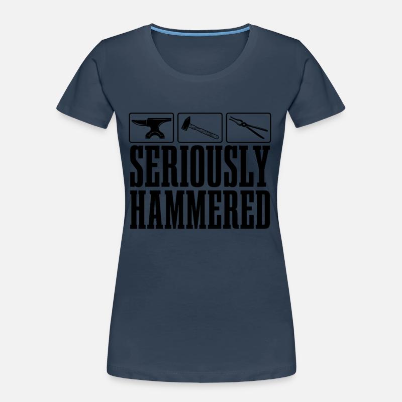 Seriously Hammered Forging Iron Worker Blacksmiths Frauen Premium Bio T-Shirt