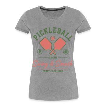 Joueur drôle de pickleball : Swing and Smash Court - T-shirt bio Premium Femme - gris chiné - Devant - Mia (176cm)