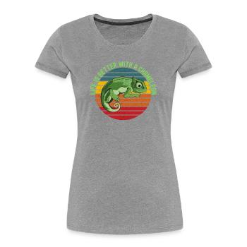 Life’s Better with a Chameleon - Women's Premium Organic T-Shirt - heather grey - Front - Mia (176cm)
