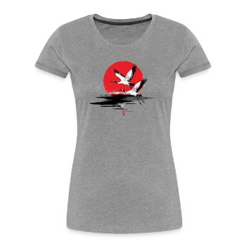 Japanese Cranes Red Sun Illustration - Frauen Premium Bio T-Shirt - Grau meliert - Vorne - Mia (176cm)