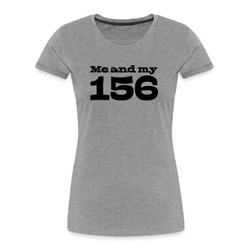 30 Moi et mon 156 - T-shirt bio Premium Femme - gris chiné - Devant - Mia (176cm)