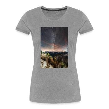 La Voie lactée au-dessus des montagnes Agrafa - T-shirt bio Premium Femme - gris chiné - Devant - Mia (176cm)