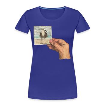 Hand mit Foto einer Möwe - Frauen Premium Bio T-Shirt - Königsblau - Vorne - Mia (176cm)