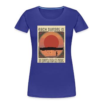Sonnenuntergangs-Reset-Moment - Frauen Premium Bio T-Shirt - Königsblau - Vorne - Mia (176cm)