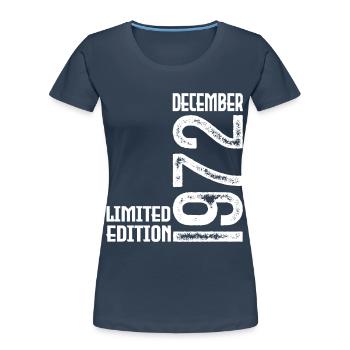 Cadeau Anniversaire Décembre 1972. Decembre 1972. - T-shirt bio Premium Femme - bleu marine - Devant - Mia (176cm)