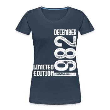 Dezember 1982 Geschenk zum Jahrestag. Dezember 1982. - Frauen Premium Bio T-Shirt - Navy - Vorne - Mia (176cm)