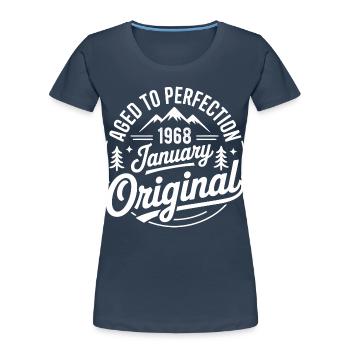 janvier 1968 – Édition outdoor aventure vintage  - T-shirt bio Premium Femme - bleu marine - Devant - Mia (176cm)