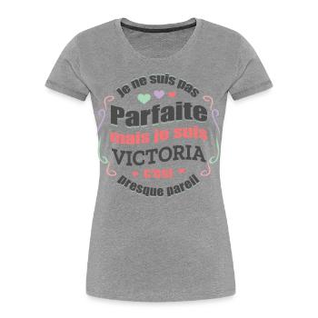 VICTORIA PARFAITE - PRENOM VICTORIA - T-shirt bio Premium Femme - bleu marine - Devant - Mia (176cm)