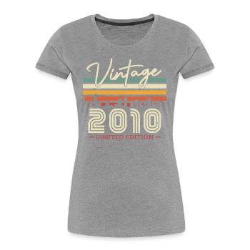 Cadeau Vintage 2010 - 13/14 ans - T-shirt bio Premium Femme - bleu marine - Devant - Mia (176cm)