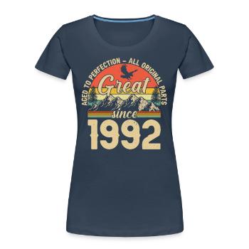 Millésime 1992 – Cadeau légendaire - T-shirt bio Premium Femme - bleu marine - Devant - Mia (176cm)