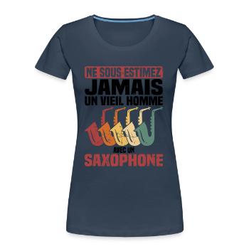 Un vieil homme avec un saxophone - T-shirt bio Premium Femme - bleu marine - Devant - Mia (176cm)