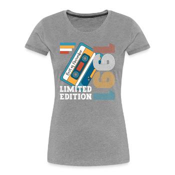 32e anniversaire novembre Vintage 1991 cassette - T-shirt bio Premium Femme - bleu marine - Devant - Mia (176cm)