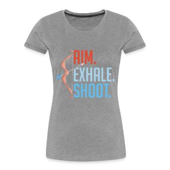 Aim Exhale Shoot. Bow & Arrows Target Archery - Frauen Premium Bio T-Shirt - Navy - Vorne - Mia (176cm)