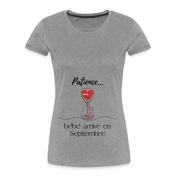 Annonce grossesse Patience bébé arrive Septembre - T-shirt bio Premium Femme - bleu marine - Devant - Mia (176cm)
