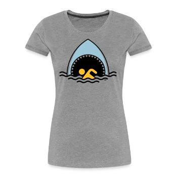 Requin et flotteur (Requin / Nager / 3C) - T-shirt bio Premium Femme - bleu marine - Devant - Mia (176cm)