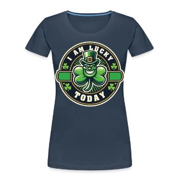 Saint-Patrick Trèfle chanceux Je suis aujourd’hui - T-shirt bio Premium Femme - bleu marine - Devant - Mia (176cm)