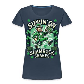 Siroter des shakes Shamrock pour la Saint-Patrick - T-shirt bio Premium Femme - bleu marine - Devant - Mia (176cm)