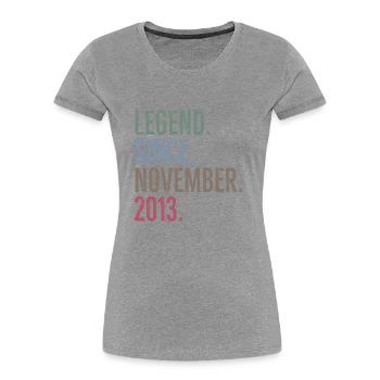 Légende depuis novembre 2013 - T-shirt bio Premium Femme - bleu marine - Devant - Mia (176cm)