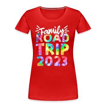 Road Trip en famille 2023 Tie Dye Print Voyage en famille - T-shirt bio Premium Femme - rouge - Devant - Mia (176cm)