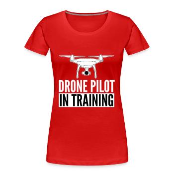 DRONE - Drone pilot in training - Frauen Premium Bio T-Shirt - Rot - Vorne - Mia (176cm)