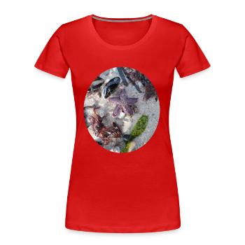 Couleurs de la plage - étoile de mer, algues, coquille - T-shirt bio Premium Femme - rouge - Devant - Mia (176cm)