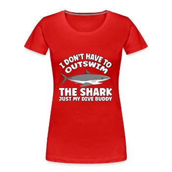 Plongée sous-marine amusante – Citation de Outswim the Shark - T-shirt bio Premium Femme - rouge - Devant - Mia (176cm)