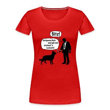 Cartoon, Hund & Herrchen: Sitz! / Leckerli! (2C) - Frauen Premium Bio T-Shirt - Rot - Vorne - Mia (176cm)