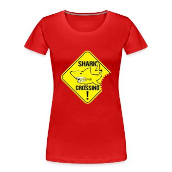 Panneaux d’avertissement de passage de requins - T-shirt bio Premium Femme - rouge - Devant - Mia (176cm)