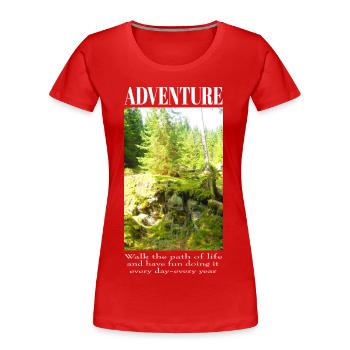 Abenteuer in grüner Waldlandschaft - Frauen Premium Bio T-Shirt - Rot - Vorne - Mia (176cm)