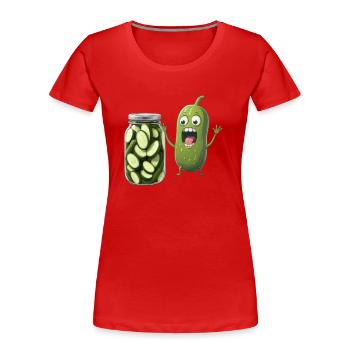 Cornichon réagissant à un pot de cornichons - Amateurs de cornichons - T-shirt bio Premium Femme - rouge - Devant - Mia (176cm)
