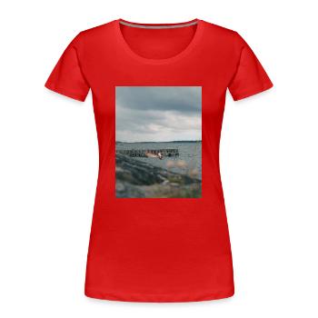 océan - T-shirt bio Premium Femme - rouge - Devant - Mia (176cm)
