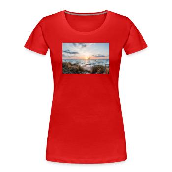 Sunset on the dune beach - Women's Premium Organic T-Shirt - red - Front - Mia (176cm)