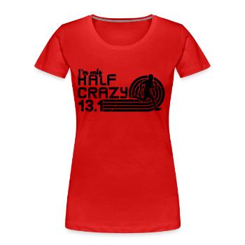 Je ne suis qu’à moitié fou de Retro Athletic Race Marathoner - T-shirt bio Premium Femme - rouge - Devant - Mia (176cm)