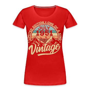 Né en juillet 1951 Date de naissance : juillet 1951 - T-shirt bio Premium Femme - rouge - Devant - Mia (176cm)