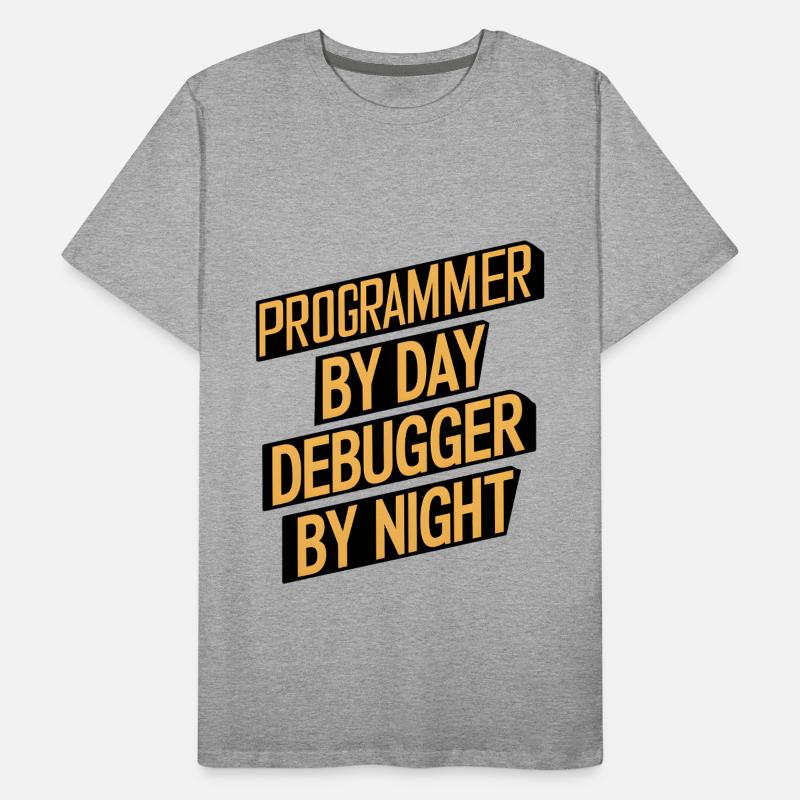 Programmer by Day, Debugger by Night Männer Premium Bio T-Shirt