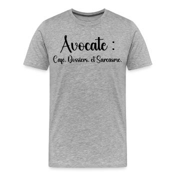 Avocate : café, dossiers et sarcasme - T-shirt bio Premium Homme - gris chiné - Devant - Damien (186cm)