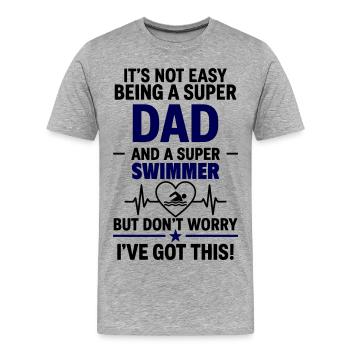 Herz + Schwimmen – Super Papa Schwimmer - Männer Premium Bio T-Shirt - Grau meliert - Vorne - Damien (186cm)