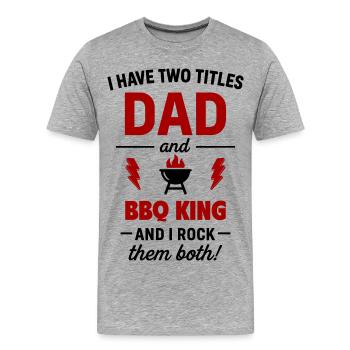 Papa Grillkönig Two titles - Men's Premium Organic T-Shirt - heather grey - Front - Damien (186cm)