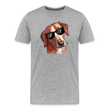 Jagdhund mit cooler Sonnenbrille - Hundeknochen  - Männer Premium Bio T-Shirt - Grau meliert - Vorne - Damien (186cm)