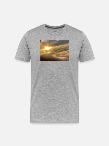 Sunlight over a sea of clouds - Men's Premium Organic T-Shirt - heather grey