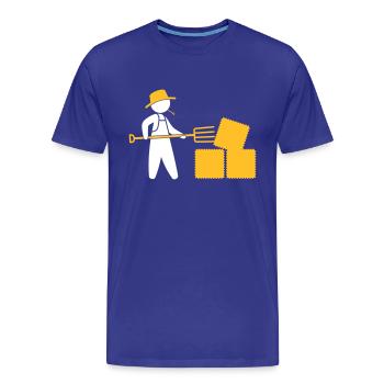 Bauer mit Mistgabel und Heu - Männer Premium Bio T-Shirt - Königsblau - Vorne - Damien (186cm)