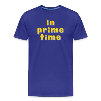 In Prime Time Retro 3D Typografie - Männer Premium Bio T-Shirt - Königsblau - Vorne - Damien (186cm)