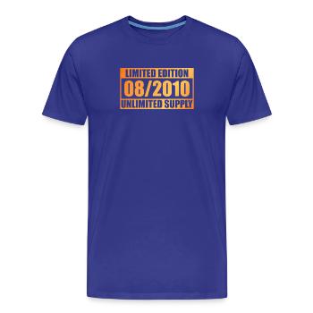 16e anniversaire Édition Limitée - ꝏ Fourniture 08/2010 - T-shirt bio Premium Homme - bleu roi - Devant - Damien (186cm)