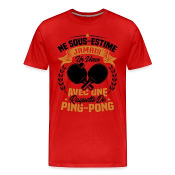Un vieux avec une raquette de ping pong - T-shirt bio Premium Homme - rouge - Devant - Damien (186cm)