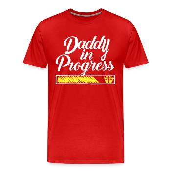 Pregnancy 2023 - Daddy Work in progress - - Men's Premium Organic T-Shirt - red - Front - Damien (186cm)